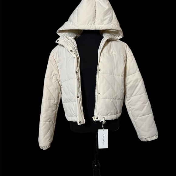 New Starlow jacket hoodie drawstring and side pockets.  A4. - Picture 1 of 8